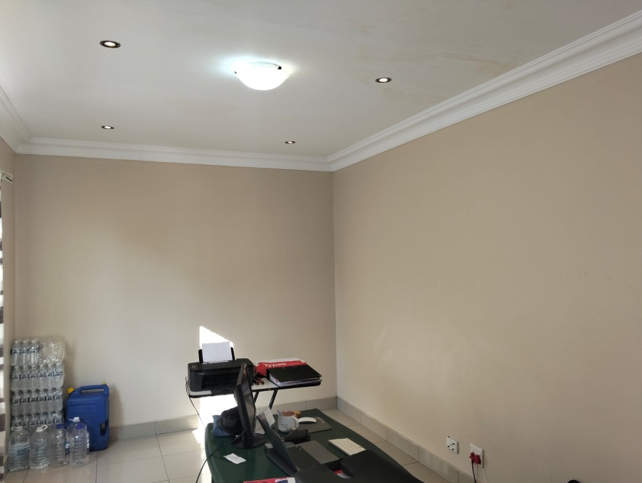 To Let 4 Bedroom Property for Rent in Fort Gale Eastern Cape